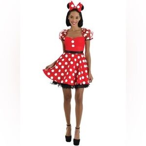 Minnie Mouse costume, perfect for Disney world